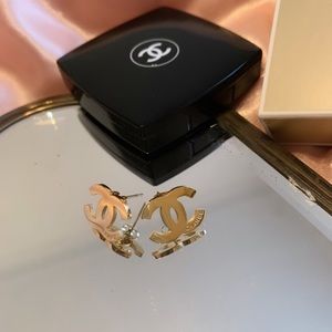 C H A N E L❣️Earrings NEW
